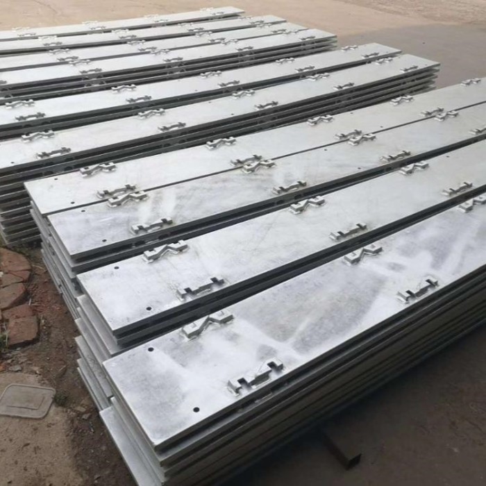 railroad cast sleeper plate
